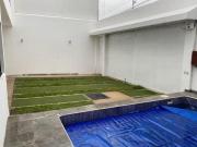 VENTA DE CASA SOLA MODERNA DE TRES NIVELES EN LOMAS DE...