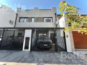 Venta de Casa tipo Dúplex 4 ambientes con Cochera en florida