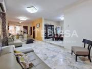 Venta de Casa Uso Residencial y Comercial, 3 Pisos, 7...