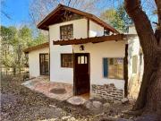 VENTA DE CASA Y MONOAMBIENTE EN B° AGUAS AZULES A...