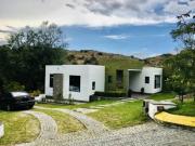 Venta de casa y suite en terreno de 2.400m2 a 8 minutos...