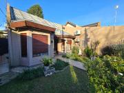 VENTA DE CHALET 5 AMBIENTES CON COCHERA PARA 2 AUTOS...