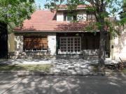 VENTA DE CHALET TIPO CASA QUINTA 5 AMBIENTES CON PILETA...