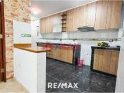 VENTA DE DEPARTAMENTO EN VILLA MARIA DEL TRIUNFO PRIMER PISO