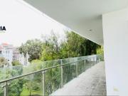 Venta de Departamento – San Isidro, Frente a Parque – 300 m²
