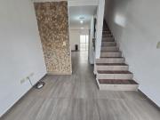 VENTA DE DUPLEX 3 AMBIENTES A LA CALLE CON COCHERA...