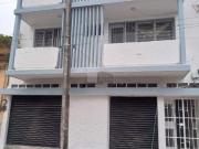 Venta de Edificio con 4 departamentos y local comercial...