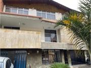 VENTA DE EDIFICIO DE TRES PLANTAS, LOS COLORES, MEDELLIN