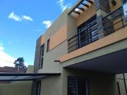 Venta de espectacular Casa 1 ambiente en Esteban...