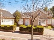 Venta de espectacular Casa 1 ambiente en San Francisco