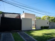 Venta de espectacular Casa 2 ambientes en La Plata...