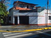 Venta de espectacular Casa 3 ambientes en Flores