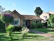 Venta de espectacular Casa 3 ambientes en Ituzaingó