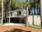 Venta de espectacular Casa 4 ambientes en Pinamar