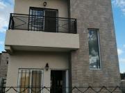 Venta de espectacular Casa 3 ambientes en San Vicente...