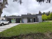 Venta de espectacular Casa 4 ambientes en Brandsen