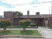 Venta de espectacular Casa 4 ambientes en Chascomús...