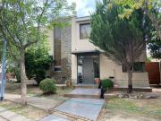 Venta de espectacular Casa 4 ambientes en Córdoba