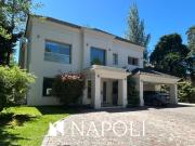 Venta de espectacular Casa 4 ambientes en Esteban Echeverría