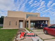 Venta de espectacular Casa 4 ambientes en Ezeiza Canning