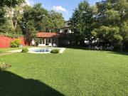 Venta de espectacular Casa 4 ambientes en Ituzaingó...