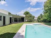 Venta de espectacular Casa 4 ambientes en La Plata...