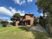 Venta de espectacular Casa 4 ambientes en La Plata City Bell