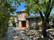 Venta de espectacular Casa 4 ambientes en La Plata...
