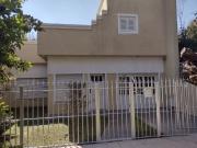 Venta de espectacular Casa 4 ambientes en La Plata...