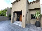 Venta de espectacular Casa 4 ambientes en Merlo San...