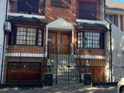 Venta de espectacular Casa 4 ambientes en Versalles