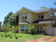 Venta de espectacular Casa 4 ambientes en Villa Gesell