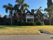 Venta de espectacular Casa 5 o mas ambientes en Berazategui