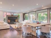 Venta de espectacular Casa 5 o mas ambientes en Berazategui