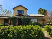 Venta de espectacular Casa 5 o mas ambientes en Brandsen