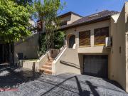 Venta de espectacular Casa 5 o mas ambientes en Coghlan