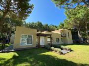 Venta de espectacular Casa 5 o mas ambientes en Costa...