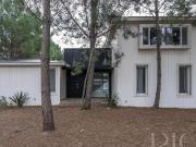 Venta de espectacular Casa 5 o mas ambientes en Costa...