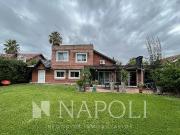 Venta de espectacular Casa 5 o mas ambientes en Esteban...