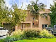 Venta de espectacular Casa 5 o mas ambientes en Esteban...