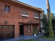 Venta de espectacular Casa 5 o mas ambientes en Esteban...