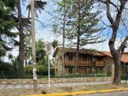 Venta de espectacular Casa 5 o mas ambientes en Esteban...