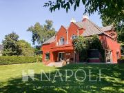 Venta de espectacular Casa 5 o mas ambientes en Esteban...