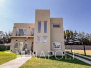Venta de espectacular Casa 5 o mas ambientes en Ezeiza...