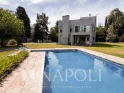 Venta de espectacular Casa 5 o mas ambientes en Ezeiza...