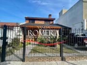 Venta de espectacular Casa 5 o mas ambientes en Ituzaingó