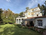 Venta de espectacular Casa 5 o mas ambientes en...