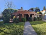 Venta de espectacular Casa 5 o mas ambientes en...