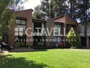 Venta de espectacular Casa 5 o mas ambientes en...