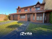 Venta de espectacular Casa 5 o mas ambientes en La...